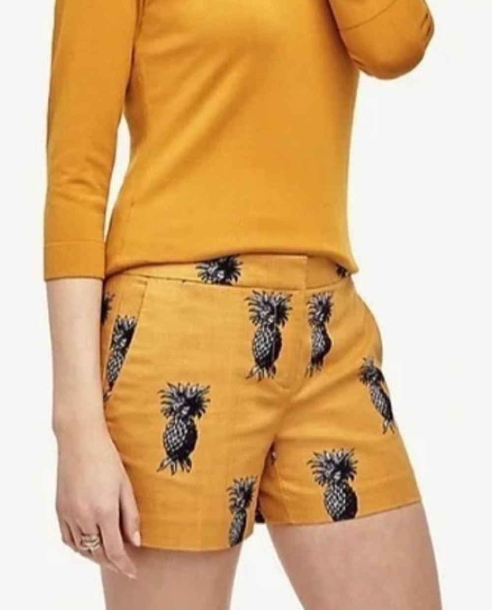 Ann Taylor Ladies Yellow Pineapple Devin City Shorts Size 2 NEW